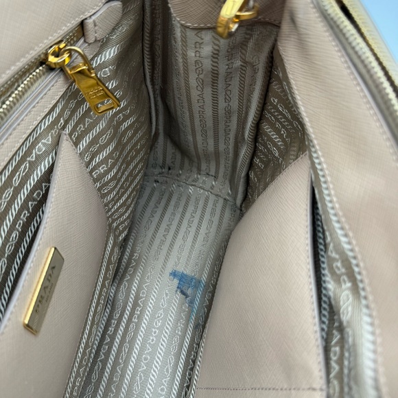 (SOLD) Prada Stefano Leather Galleria Front Pocket Crossbody - Picture 15 of 17